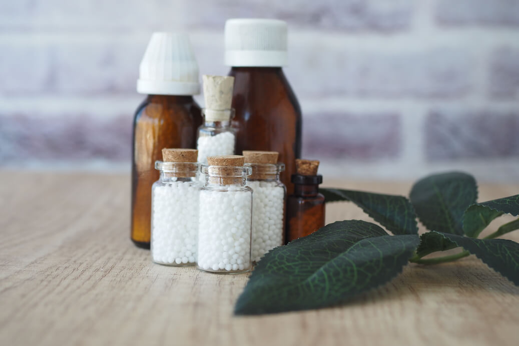 Homeopathie in de schijnwerpers: genezing, hoop en controverse